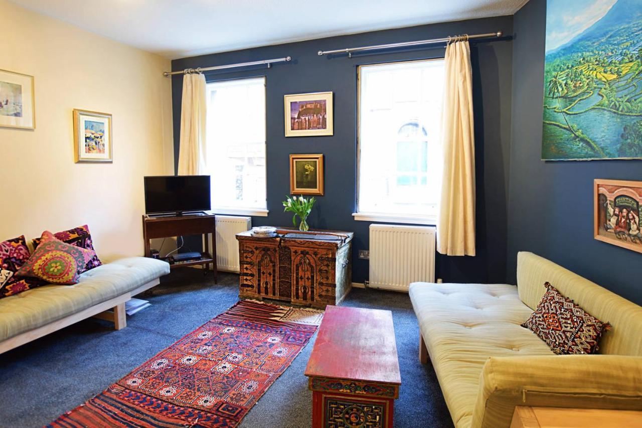 Joivy Bohemian Writers Retreat In Old Town Apartment