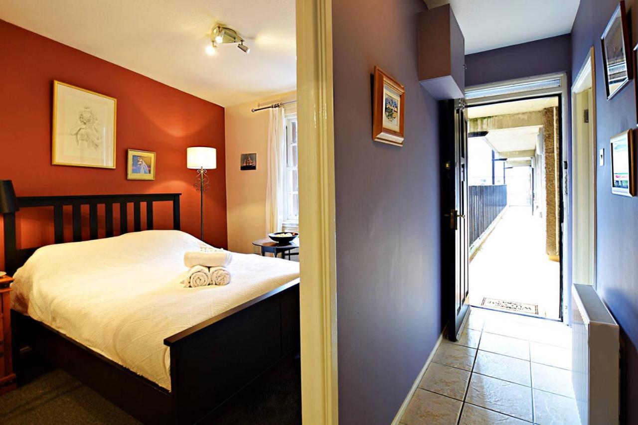 Joivy Bohemian Writers Retreat In Old Town Apartment Edinburgh
