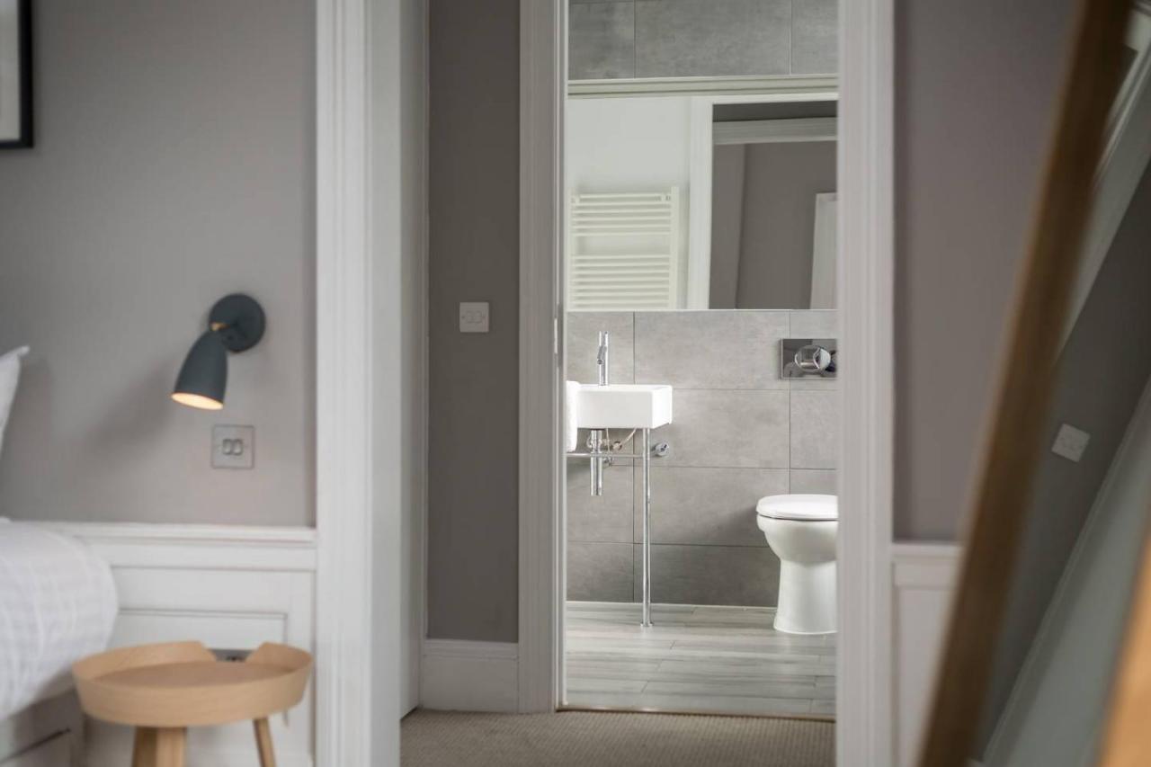 Joivy Spacious And Bright 1bed Apt, Short Walk From Princes Street * Edinburgh