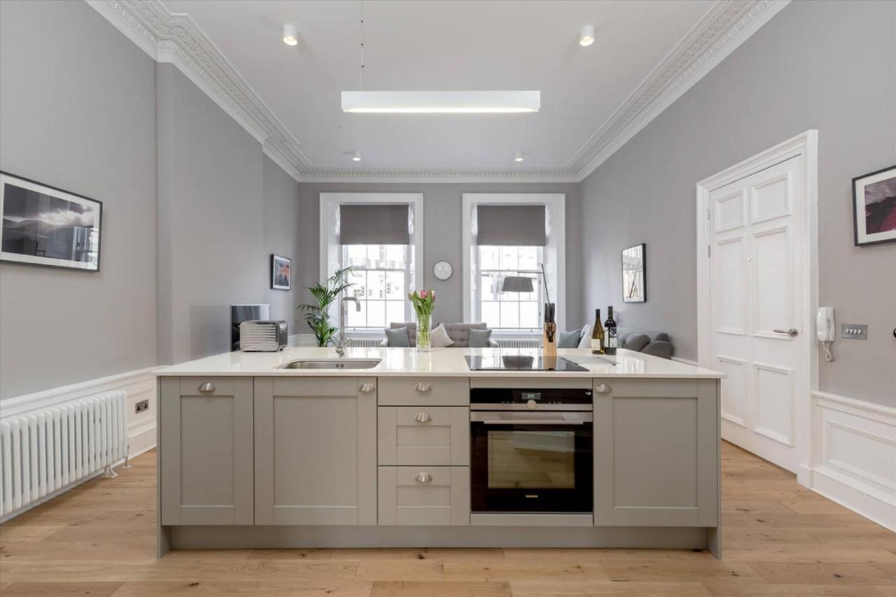 Joivy Spacious And Bright 1bed Apt, Short Walk From Princes Street *