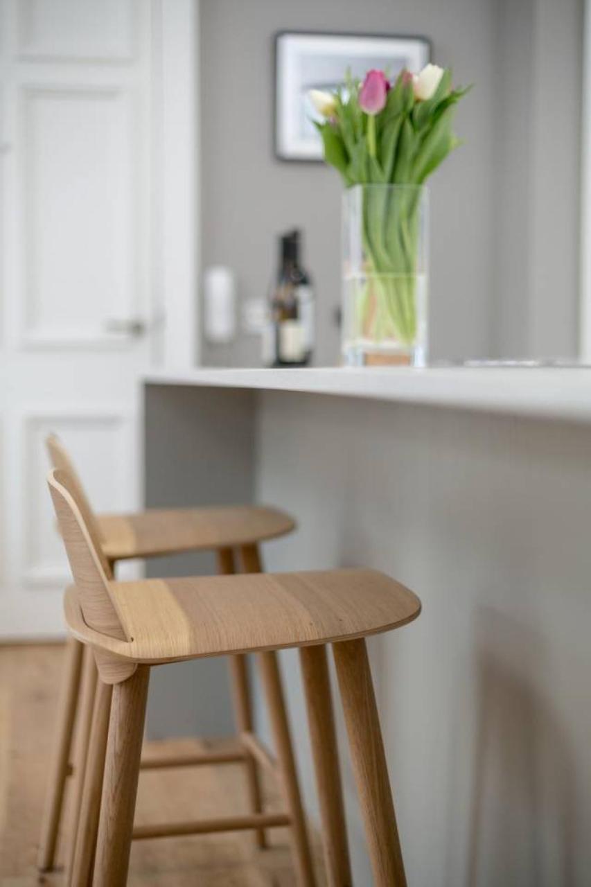 Joivy Spacious And Bright 1bed Apt, Short Walk From Princes Street Apartment