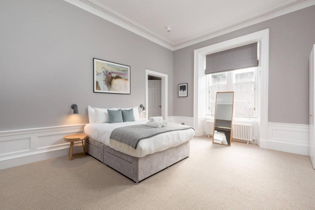 Joivy Spacious And Bright 1bed Apt, Short Walk From Princes Street Apartment *