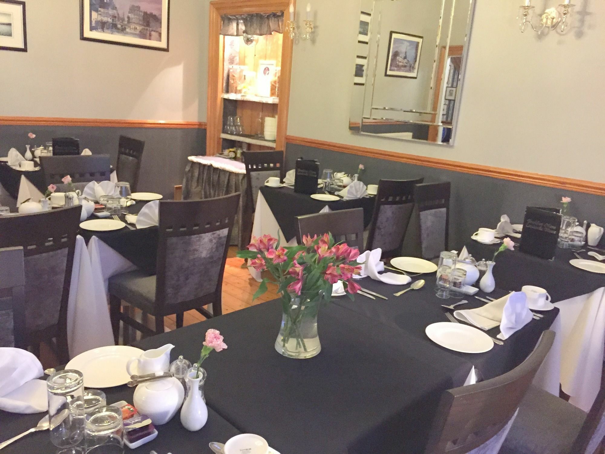 Lauderville Guest house