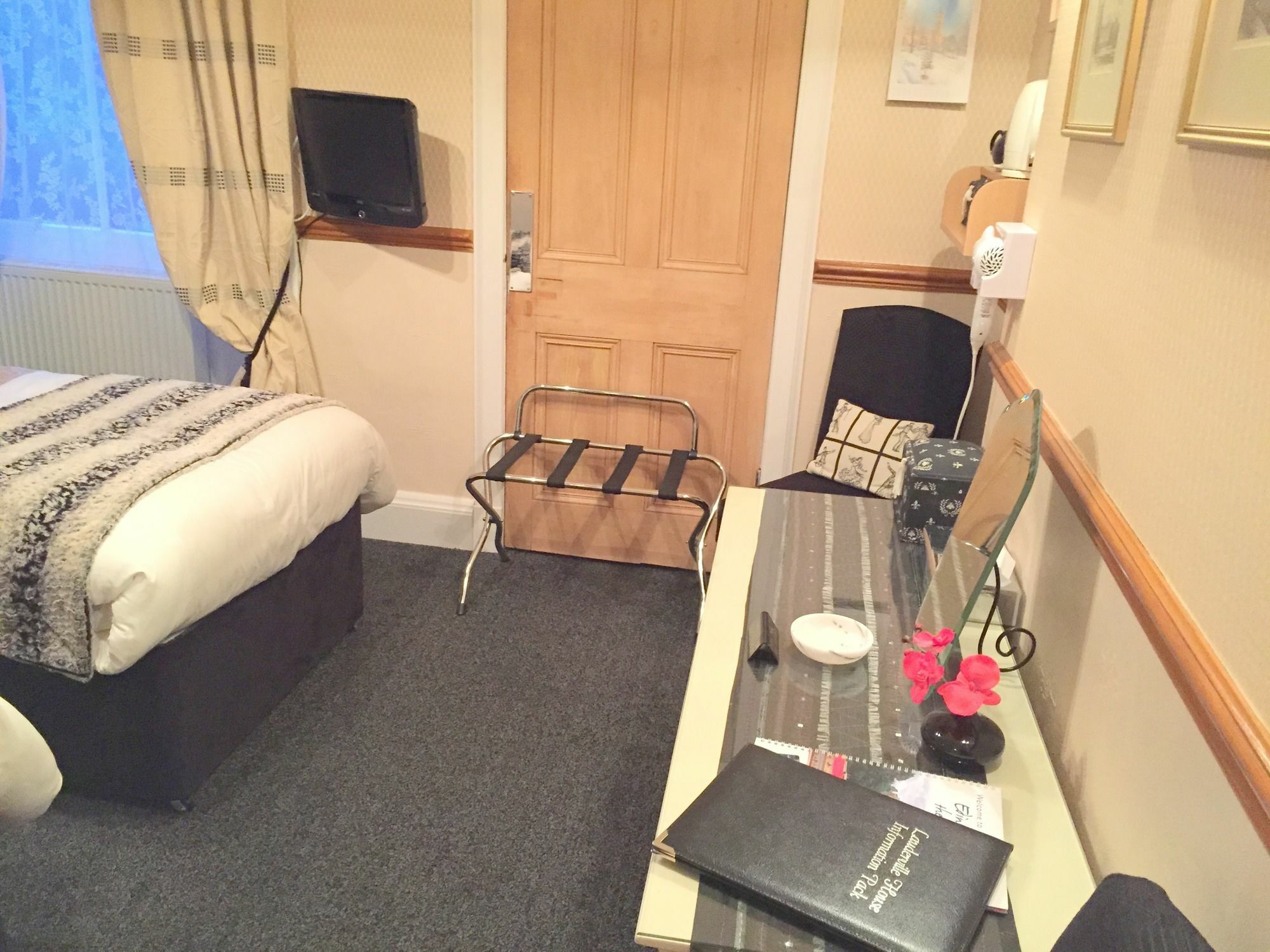 Lauderville Guest house Edinburgh