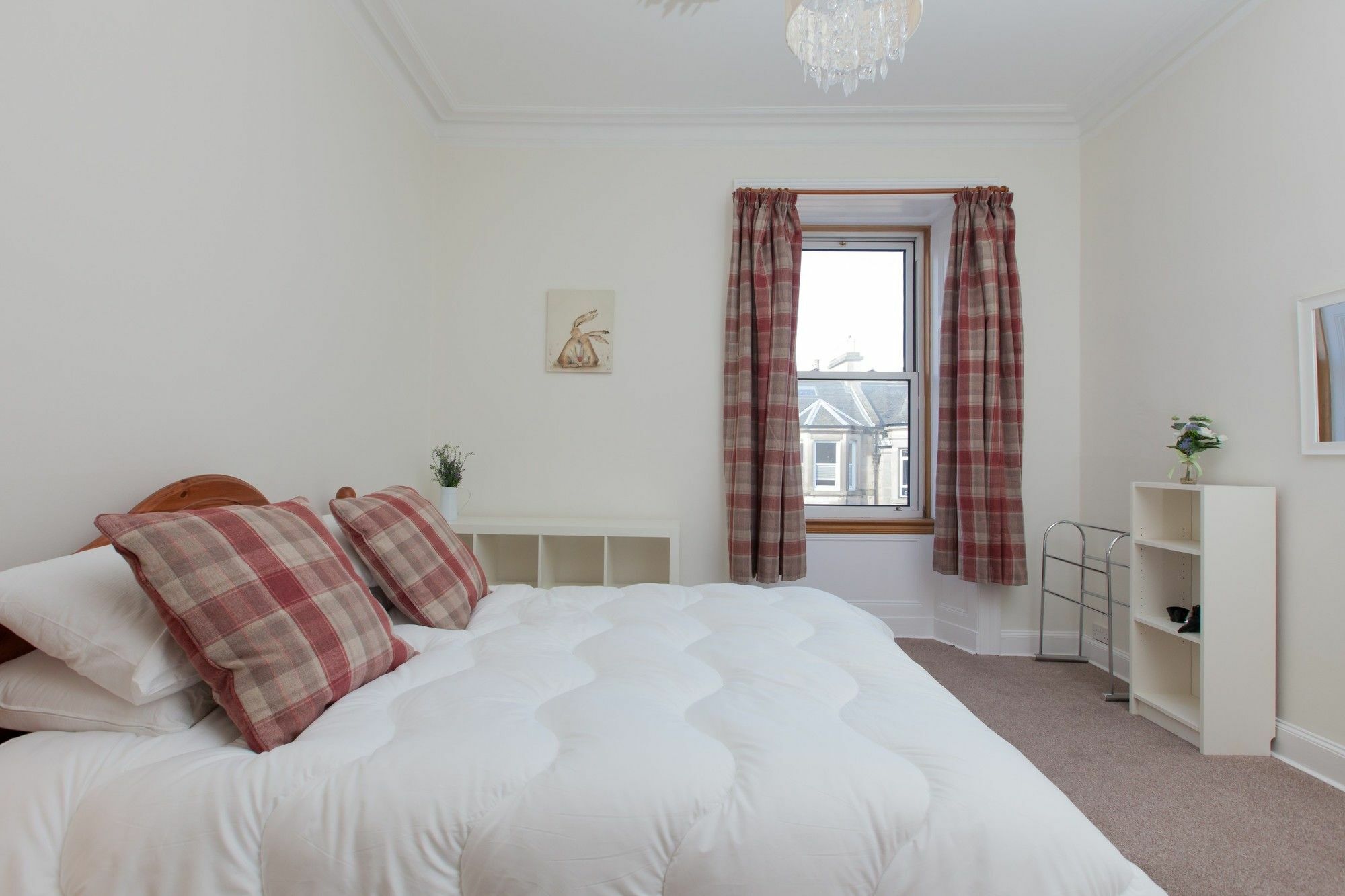 Spacious And Bright Polworth Flat Apartment