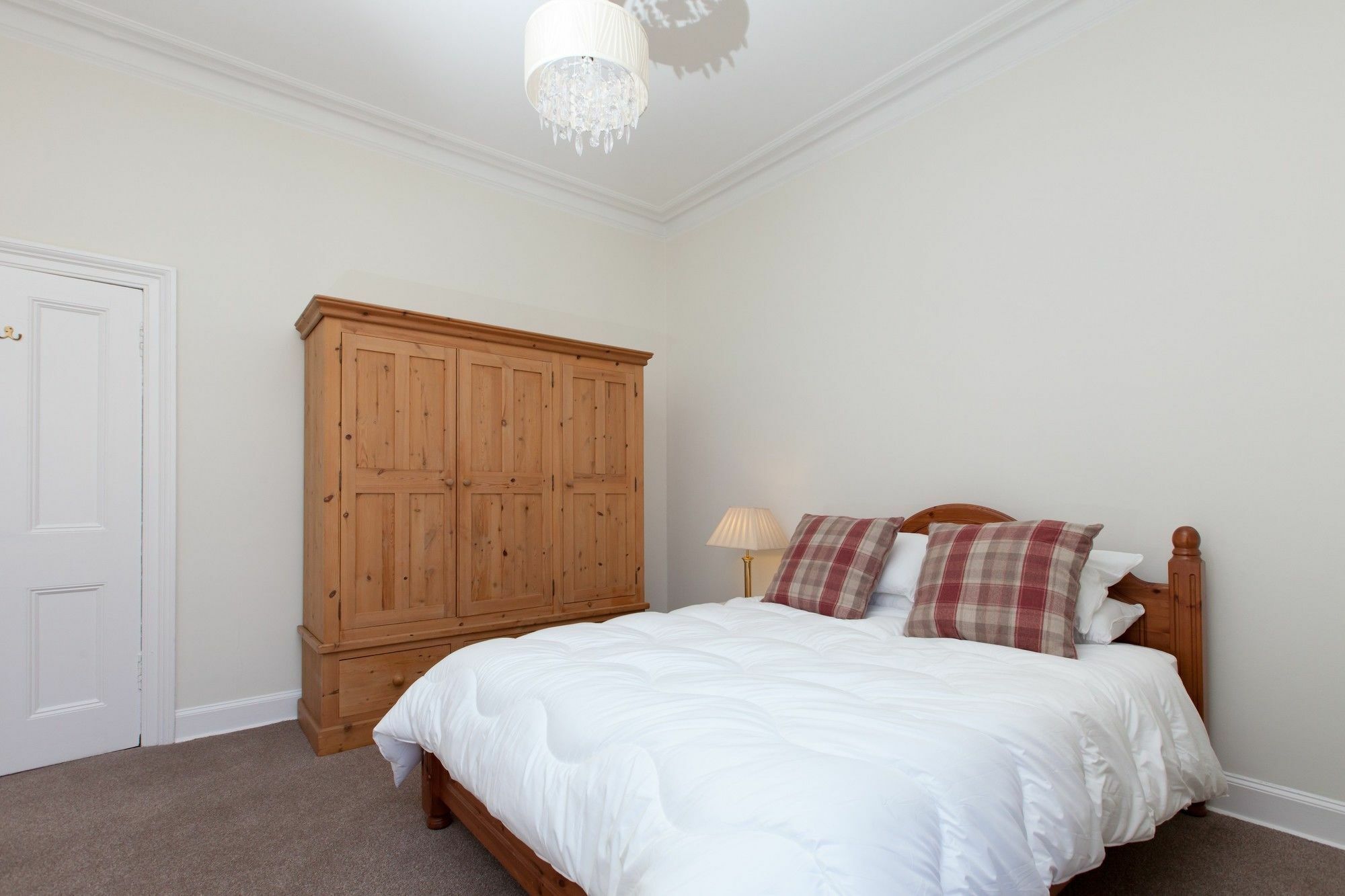 Spacious And Bright Polworth Flat Apartment *