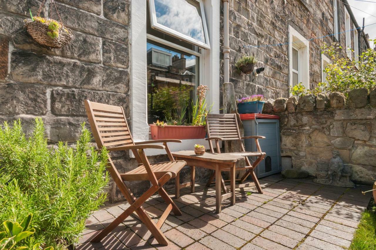 Cozy With Character Vibrant Style Flat At Leith Links Park EDI