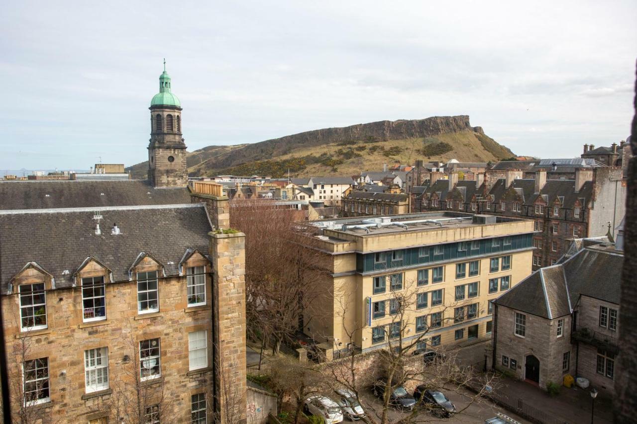 Spacious 2 Bed In The Heart Of Old Town * Edinburgh
