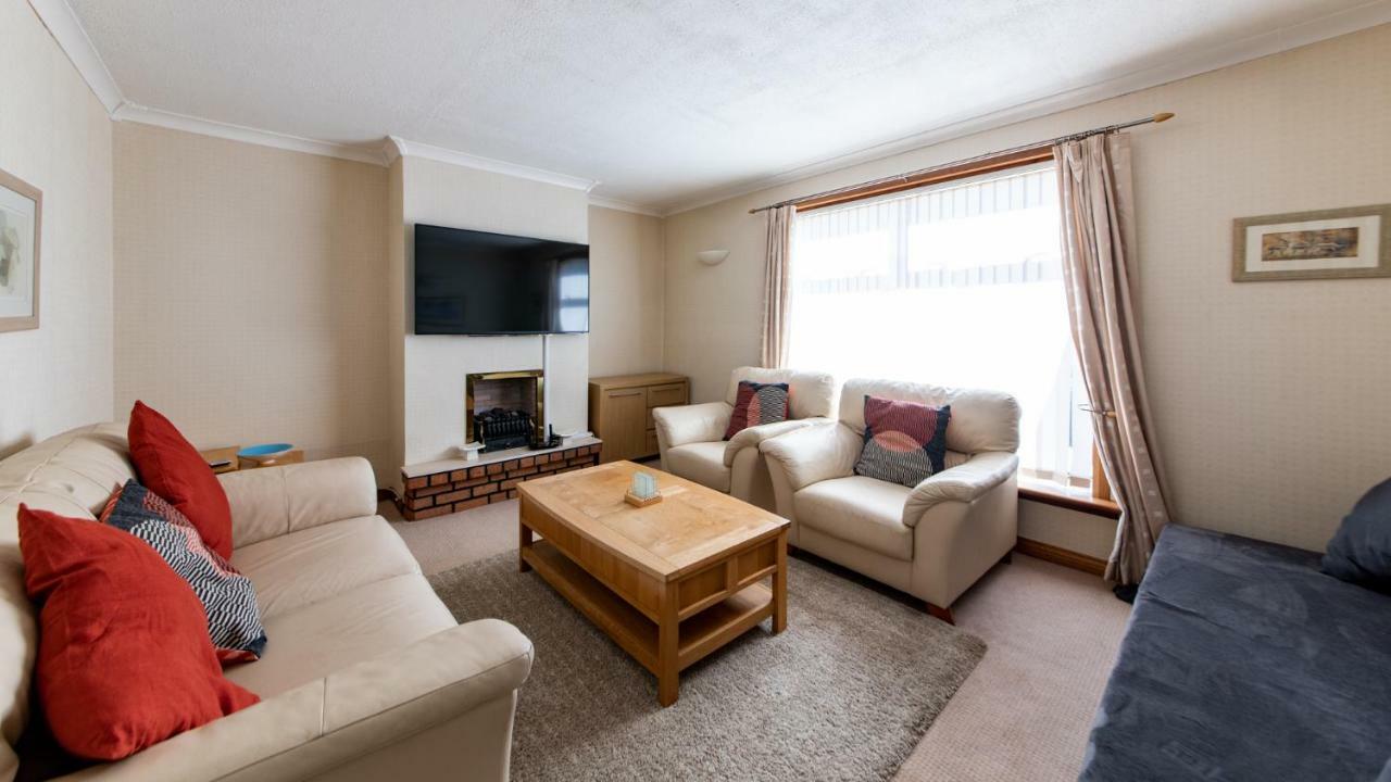 3 Bed House W/drive & Garden V/fast Wifi Near Bioquarter Hébergement de vacances Édimbourg