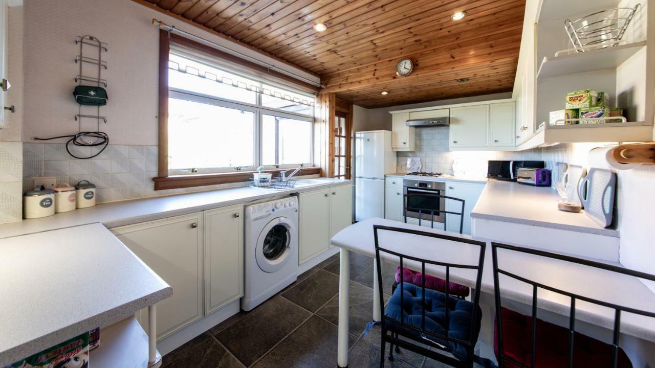 3 Bed House W/drive & Garden V/fast Wifi Near Bioquarter Hébergement de vacances Édimbourg
