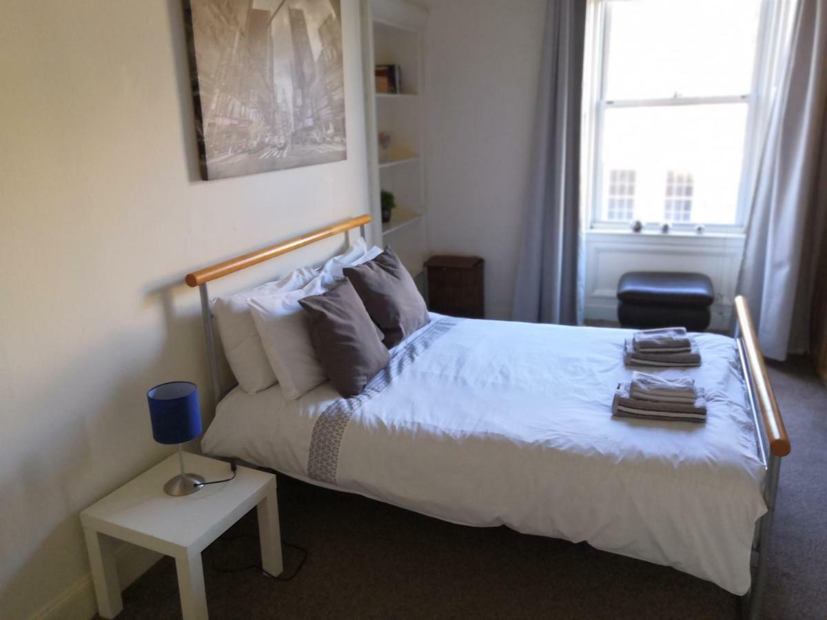 Spittal Street Residence, Spacious 2 Bedroom Close To Castle Apartment Edinburgh
