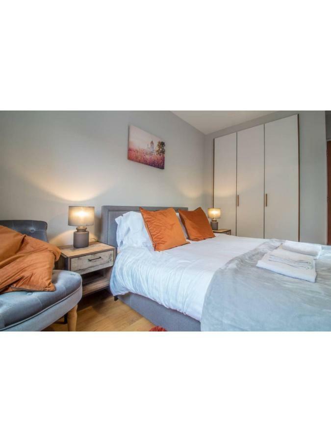 And Stylish One Bedroom Appartement *