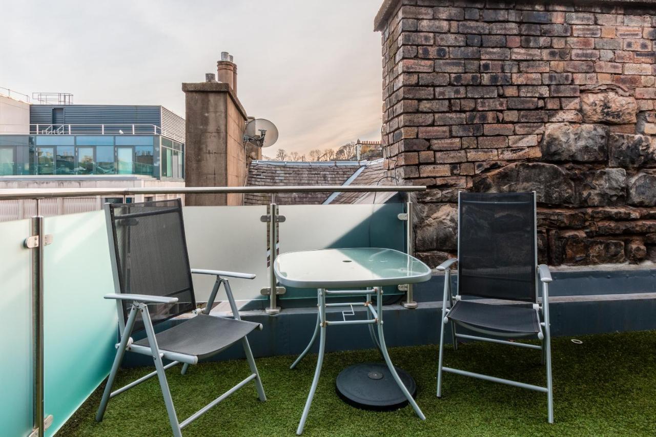 Code Pod - The Loft - Hostel Edinburgh