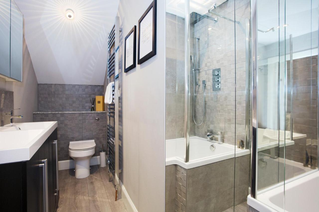 Altido Stunning 2br Apt With Private Entrance In New Town *