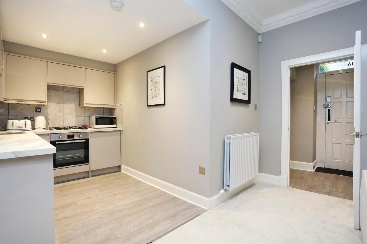 Altido Stunning 2br Apt With Private Entrance In New Town *