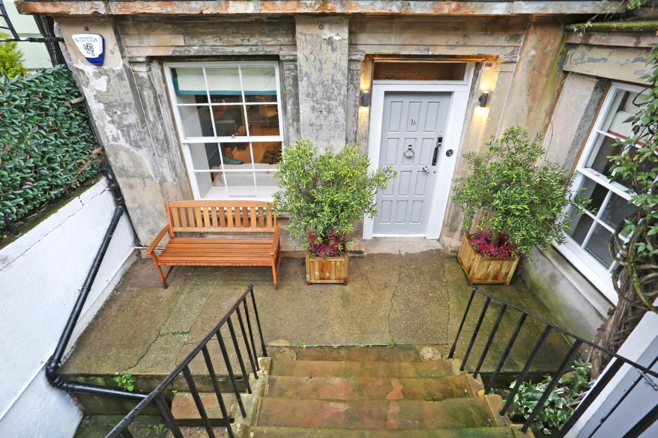 Altido Stunning 2br Apt With Private Entrance In New Town Appartement *