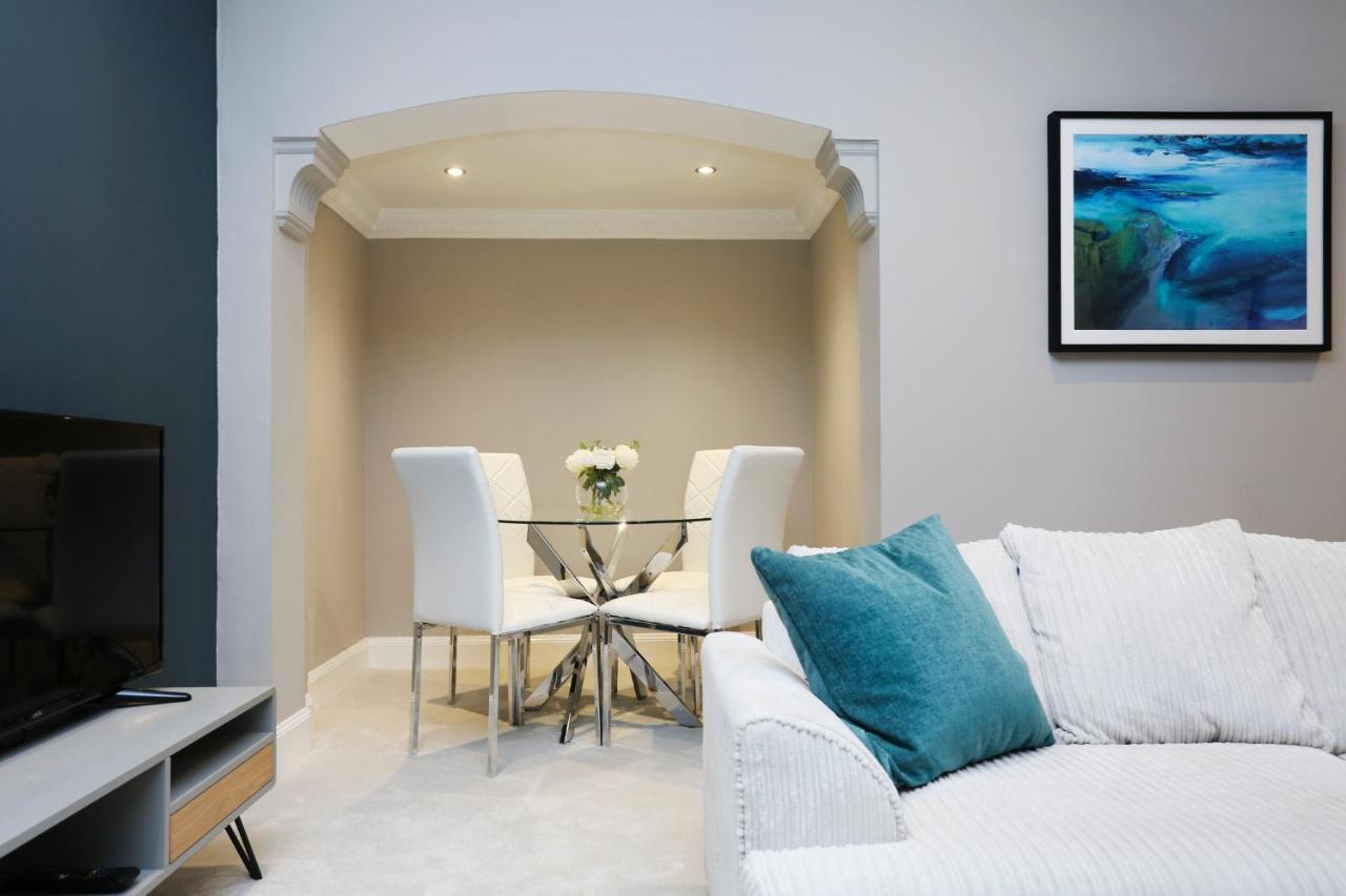 Altido Stunning 2br Apt With Private Entrance In New Town Appartement *