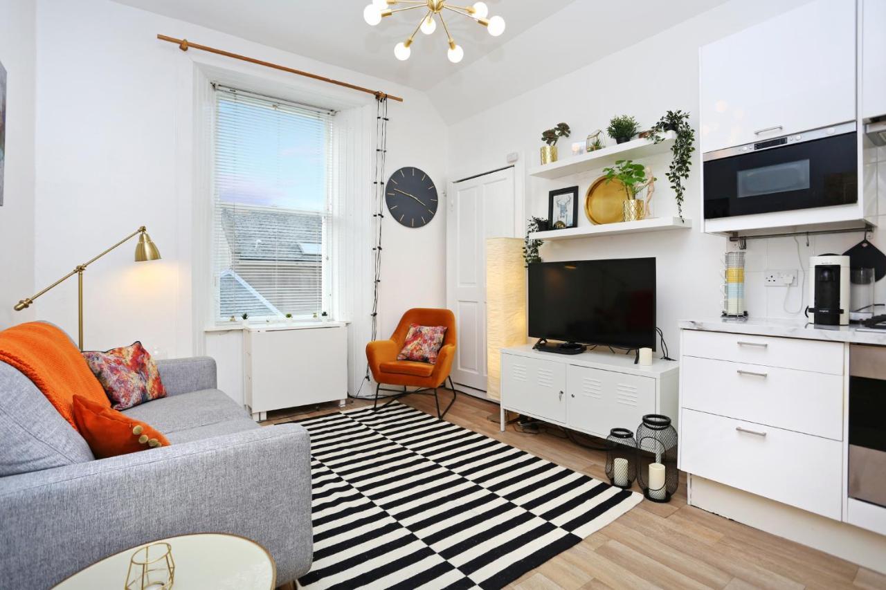 Joivy Bright And Modern Flat With Desk *