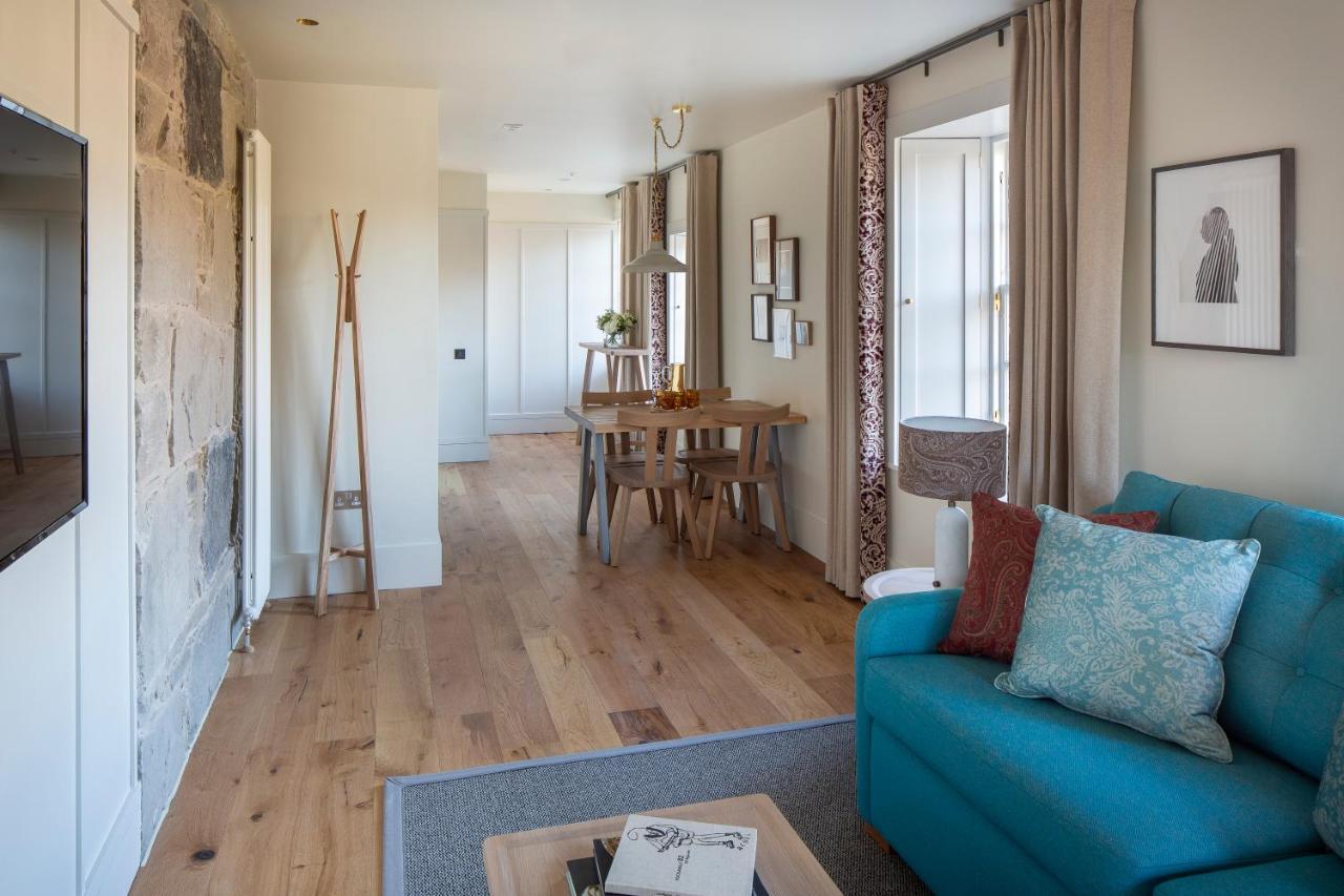 Cheval Abbey Apartments, At Holyrood 5*