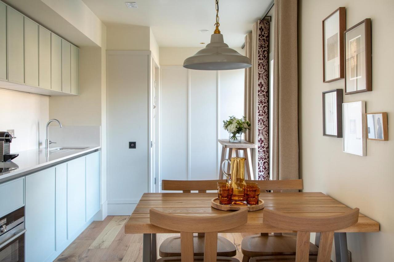 Cheval Abbey Apartments, At Holyrood 5*