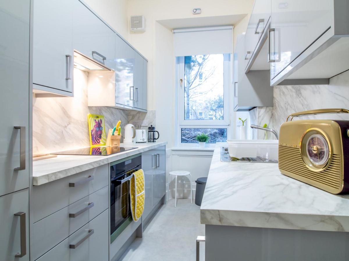 Apartment Stylish & Charming Retreat For 2- Centre! EDI