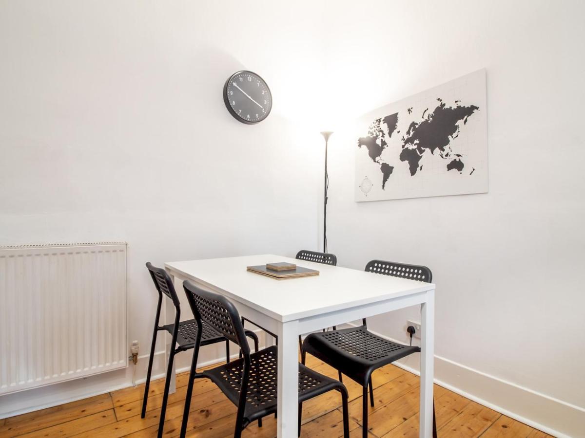 Stylish & Charming Retreat For 2- Centre!