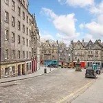 Joivy Heart Of Grassmarket Apartment