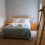 Stunning Edinburgh 1820S Stables Converted Studio