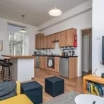 Pass The Keys Renovated 2 Beds Flat Near City Centre And Meadows