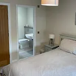 Luxurious 3 Bedroom Home With 2 Parking Spaces