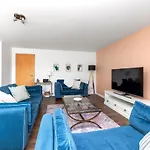 Joivy Modern 2 Bed Flat Near Murrayfield Stadium