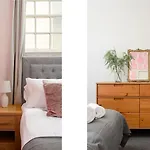 2 Bedroom Royal Mile Apartment