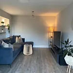 Luxurious 3 Bedroom Home With 2 Parking Spaces