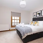 Joivy Bright And Cosy Flat Near The Scotland Gallery