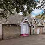 Luxury 3 Bed House City Centre, Right Next To Murrayfield.
