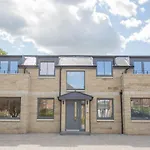 Stylish Modern Newly Built Apartment 15 Min From City Centre
