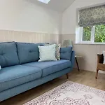 Hillview Cottage