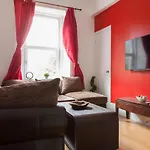 My Meadows, City Centre Apartment, Sunny&Spacious