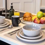 Dragon Suites - Edinburgh City Centre 1 Bed Apartment