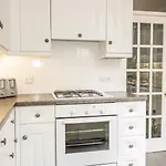 3 Lynedoch Place