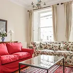 3 Lynedoch Place