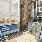 3 Lynedoch Place