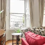 3 Lynedoch Place