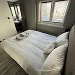 Km Granton Apartment