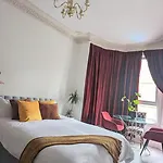 Edinburgh City Room