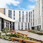 Destiny Student - Holyrood
