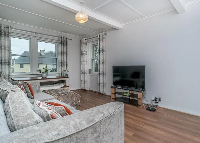 Pass The Keys Cosy And Spacious 2 Beds Flat With - Free Parking
