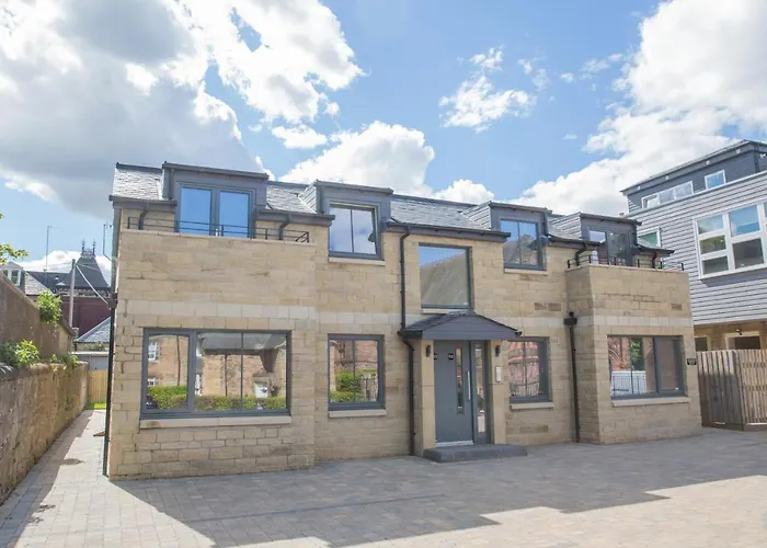 Stylish Modern Newly Built Apartment 15 Min From City Centre
