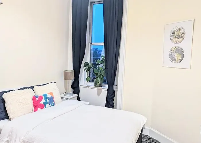 Edinburgh City Center Haymarket Double Room