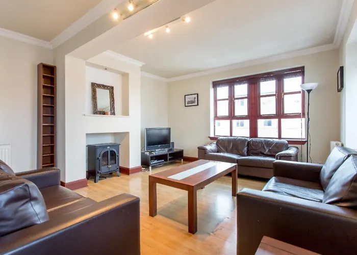 2 Bedroom Apartment By Leith\'S Shore